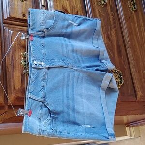 NWT Women's Mid Rise Denim Cuffed Shorts With Tummy Control